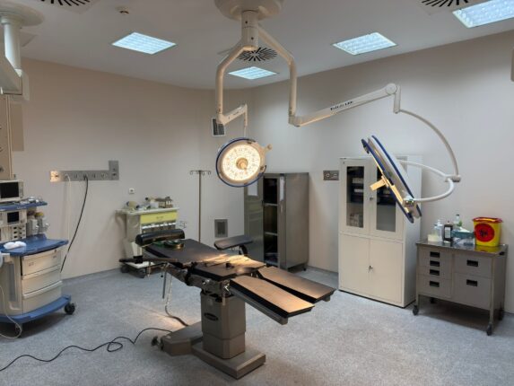 GERCÜŞ DEVLET HASTANESİNDE YENİ DÖNEM: AMELİYATHANE HİZMETE AÇILDI