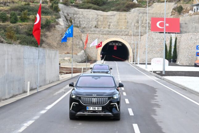 ALANYA DOĞU ÇEVRE YOLU VE DEMİRTAŞ KAVŞAĞI HİZMETE AÇILDI