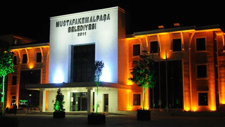 Mustafakemalpaşa Belediye Başkan Yardımcısı Görevden Alındı: Derya Deniz Kanar’ın Açıklamaları