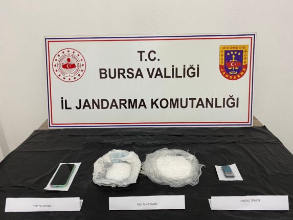 Kestel Kale Mahallesi’nde Uyuşturucu Operasyonu: 855 Gram Metamfetamin Ele Geçirildi