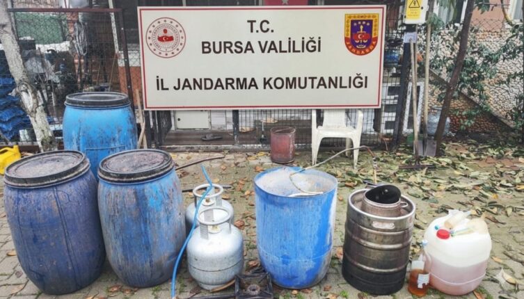 Mudanya’da Yılbaşı Öncesi Sahte İçki Operasyonu: 495 Litre Kaçak Alkol Ele Geçirildi