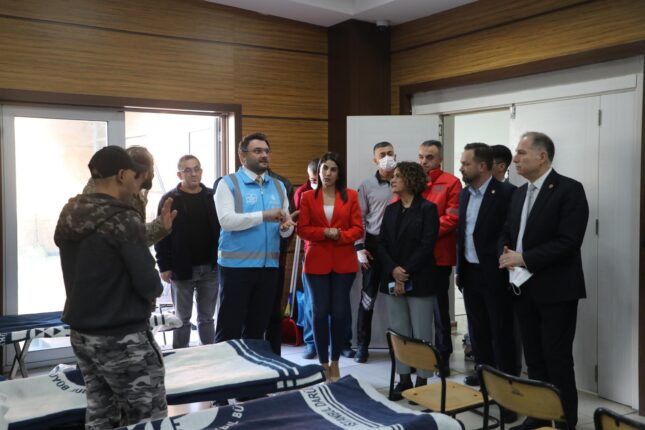 İBB’DEN KIŞ MESAİSİ: EVSİZLERE ONURLU YAŞAM DESTEĞİ