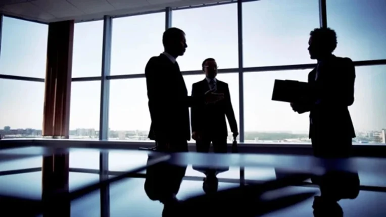 Şirketlerin Ayakta Kalma Sanatı: 2025’i Kapatırken, 2026’ya Hazırlanırken