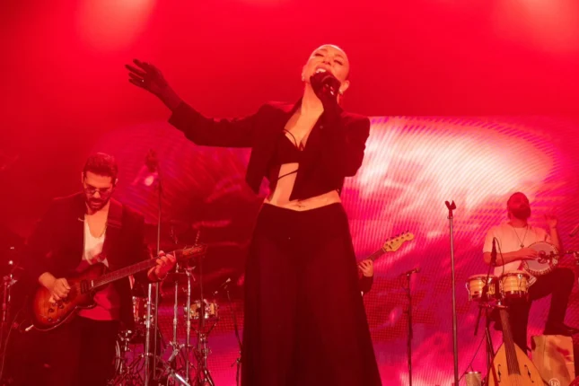 Ziynet Sali’den Londra’da 25. Yıla Görkemli Final