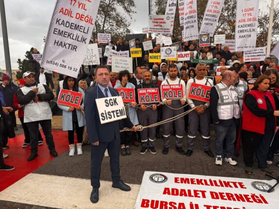 Bursa’da “Kademeli Emeklilik Konferansı”: Emeklilikte Adalet Mücadelesi Masaya Yatırılıyor