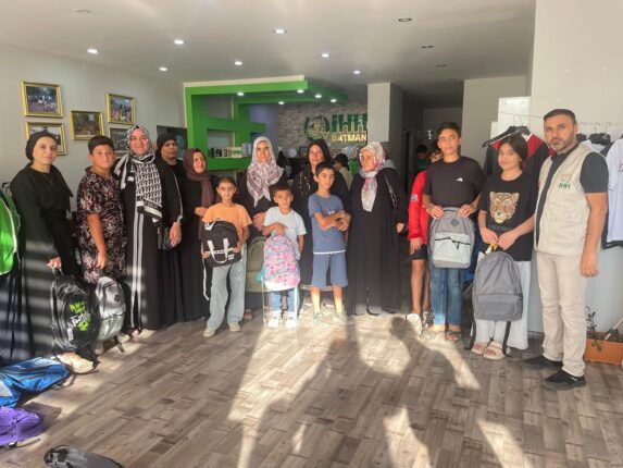 PEYGAMBER EFENDİMİZİN EMANETLERİNE KAR ALTINDA SICAK MERHAMET