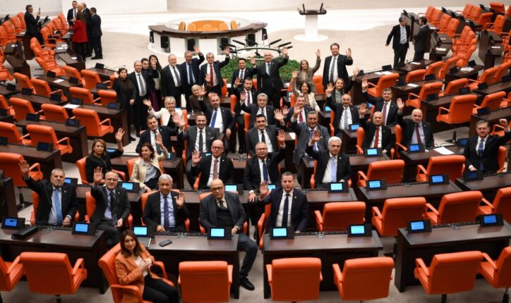 TBMM DE CHP’NİN YAPTIĞI EYLEM ÖNEMLİ, DEĞERLİ ANCAK EKSİK