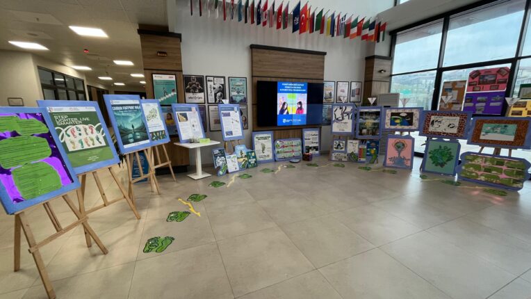 Gökkuşağı Koleji’nde Çifte Gurur: Hem Karne Heyecanı Hem Çevre Bilinci!