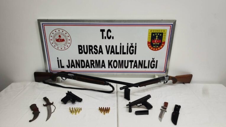 İznik’te Ruhsatsız Silah Operasyonu: Çok Sayıda Silah ve Mühimmat Ele Geçirildi
