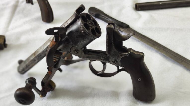 Bursa Osmangazi’de “Anadolu Mirası Operasyonu”: Tarihi Eserler Ele Geçirildi