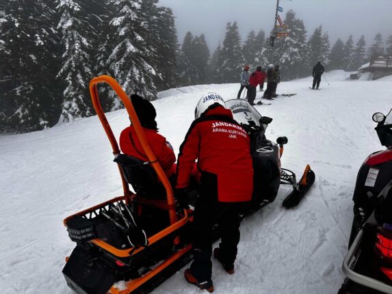 Uludağ Kayak Merkezi’nde Yoğun Kış Mesaisi