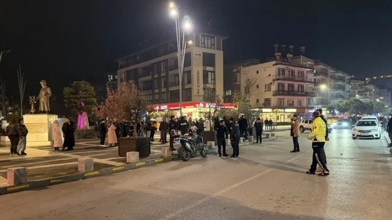 Alanya’da bıçaklı ve zincirli kavga: 7 yaralı