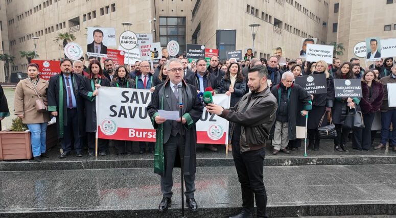 Bursa Barosu’ndan adliye önünde sert tepki: “Bu artık avukatların değil, hukukun yaşama meselesidir”