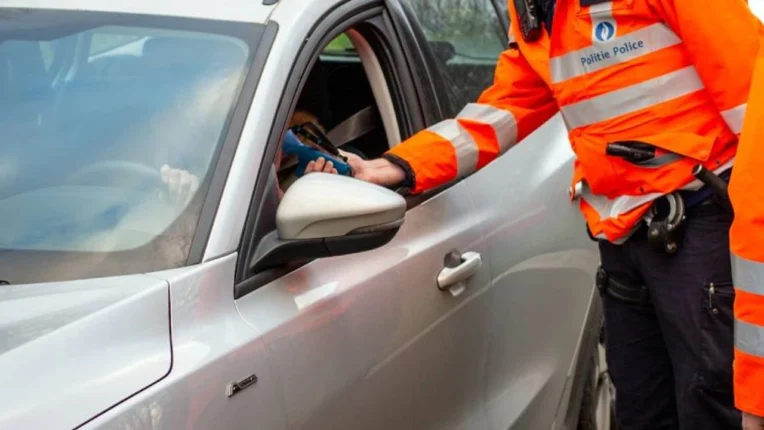 BELÇİKA’DA EHLİYETSİZ ARAÇ KULLANANLARA AĞIR YAPTIRIM  ARAÇLARA ZORUNLU HACİZ GELİYOR