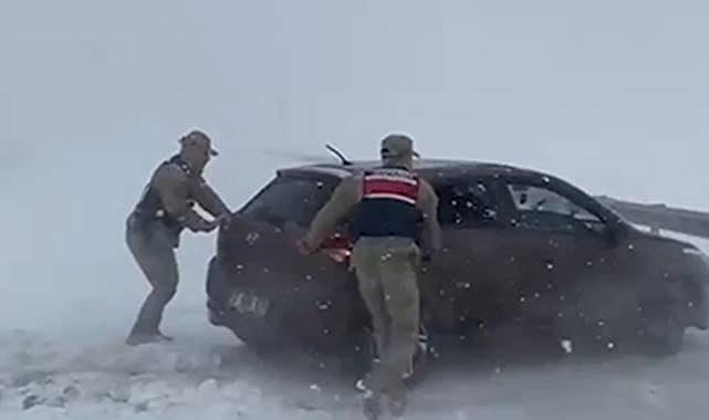 KARIN, SOĞUĞUN VE YALNIZLIĞIN KARŞISINDA: GERCÜŞ JANDARMASI KÖYLÜNÜN UMUDU OLDU