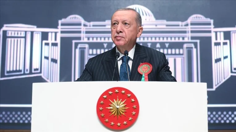 BİR ASRI OMUZLARINDA TAŞIYAN LİDER: RECEP TAYYİP ERDOĞAN
