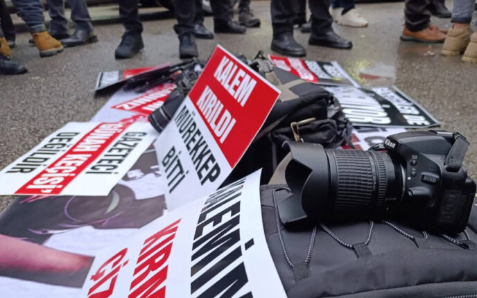 Gerçeğin İzinde, Halkın Sesinde: Yerel Basın ve Ulusal Gazetecilere Saygıyla