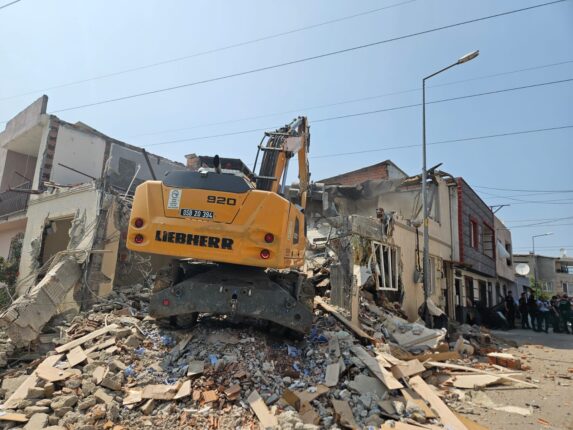 “Vatandaşın Evini Kaçak, Devletin İhmâlini Meşru Sayamazsınız!”