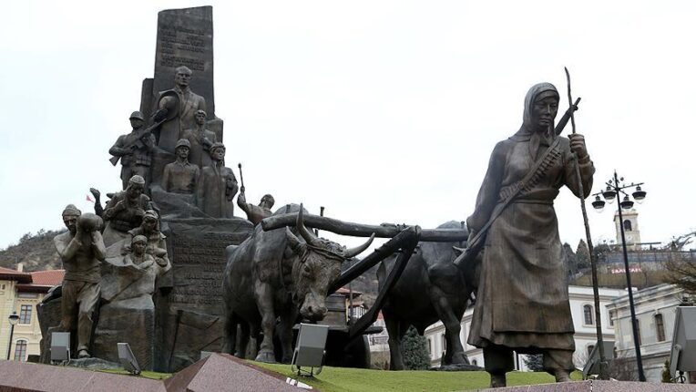 Şerife Bacı: Cepheye Can Taşıyan Anadolu Kadını