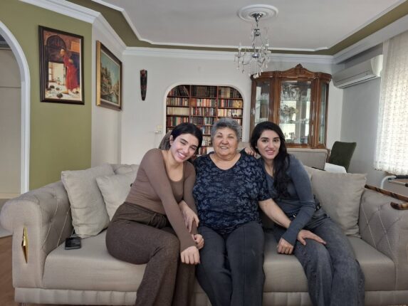 İYLEŞMEYEN OMURULİKTE YAPILAN ÜÇÜNCÜ OPERASYONDAN SONRA YENİDEN TÜM DOST YOLDAŞ VE CANLARA MERHABA…