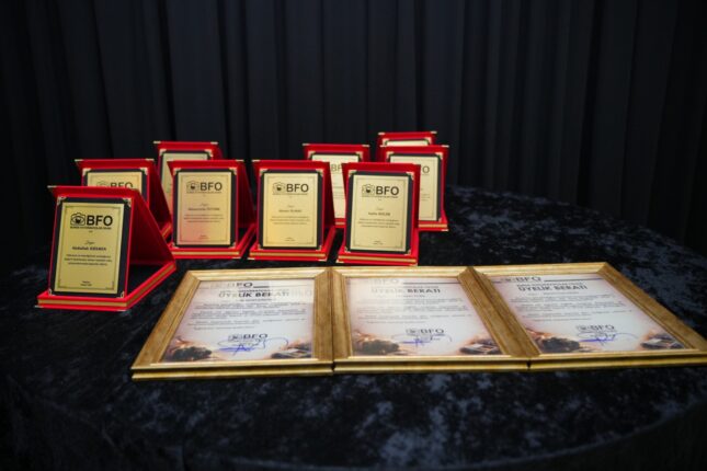 Bursa Fotoğrafçılar Esnaf Odası’ndan Birlik ve Vefa Gecesi: