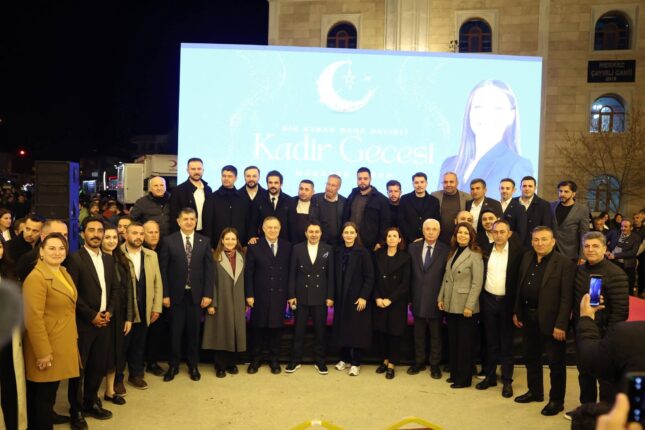 KORKUTELİ’NDE KADİR GECESİ’NDE 6 BİN KİŞİLİK DEV İFTAR: BİRLİK VE BERABERLİĞİN GÜÇLÜ MESAJI