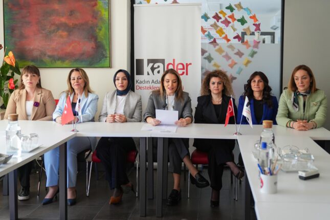 KA.DER Kürsü Buluşmalarından Eşit Temsil Çağrısı: “Kadınlar Siyasetin Kurucu Gücüdür”
