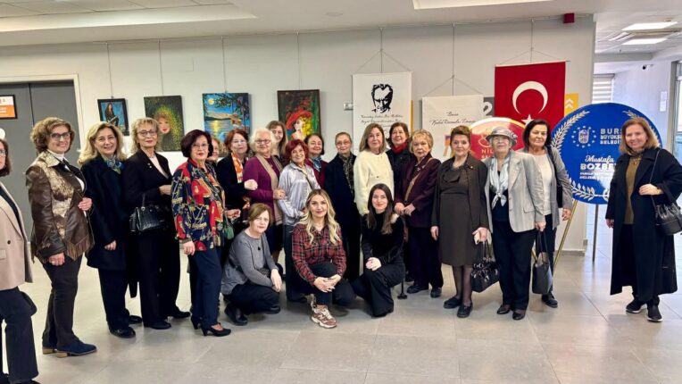 Tuvaldeki Kadın Eli