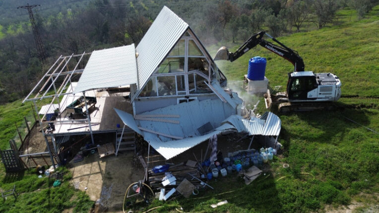 İZNİK BELEDİYESİ YIKIMA BAŞLADI