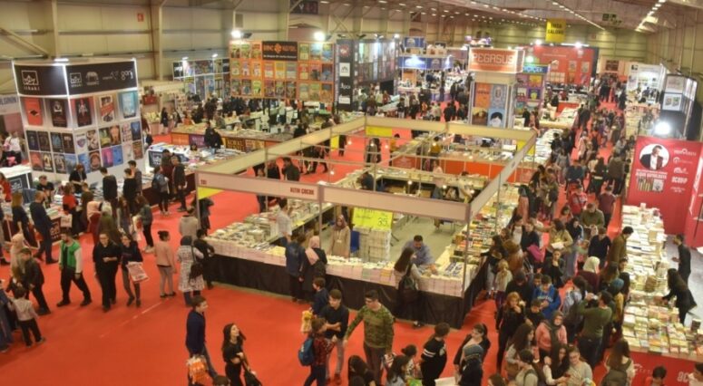 AYDINLIĞA AÇILAN NURLU KAPILAR  ‘’ KİTAP FUARLARI ‘’