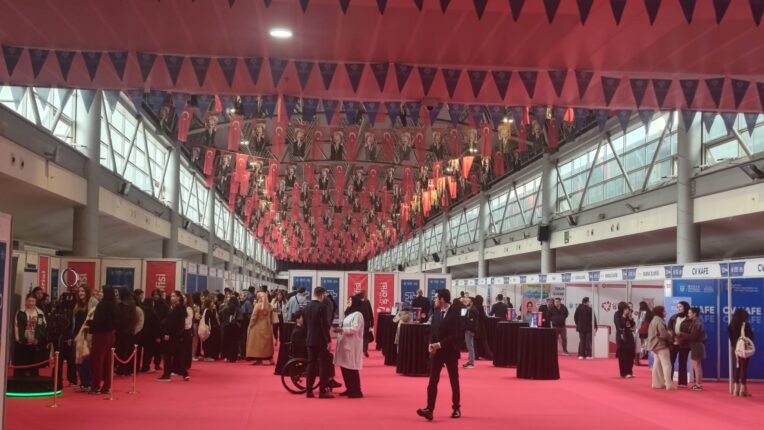 BURSA’DA KARİYER VE İSTİHDAM ZİRVESİ BAŞLADI: İŞ DÜNYASI MERİNOS’TA BULUŞUYOR