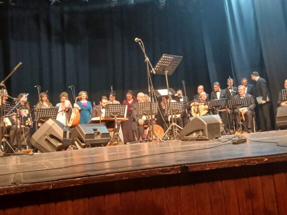 ŞARKILARDA BAHAR:  SESİN, MEVSİMLE BULUŞTUĞU GECE