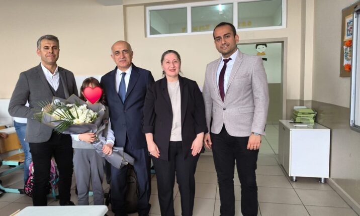 Gemlik’te eğitime anlamlı ziyaret.