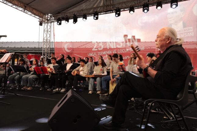 Cahit Berkay Osmangazi Meydanını Titretti