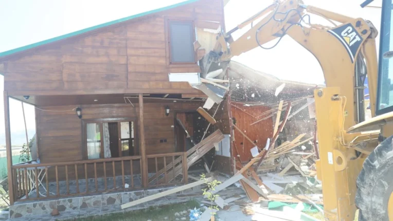 “Evin Başına Yıkılsın!”