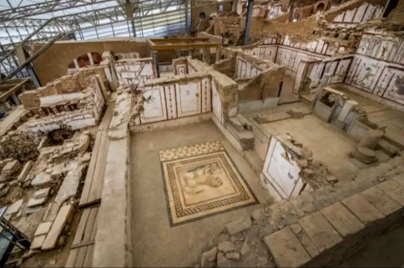 ANTAKYA YENİDEN AYAĞA KALKMAYA ÇALIŞIYOR: TARİH, YIKIM VE UMUT BİR ARADA