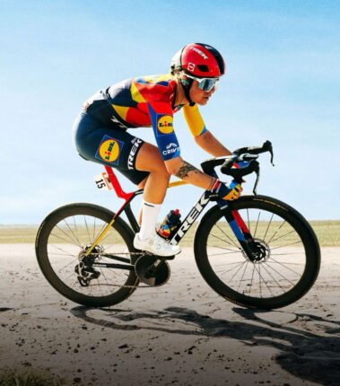 Bisiklet Sezonu Başlarken   Eurosport ve HBO Max’te   Bisiklet Belgeselleri İzleyicilerle Buluşuyor