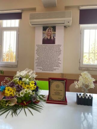 KABRİN NUR GÖLÜ OLSUN GÖNLÜ GÜZEL KADIN