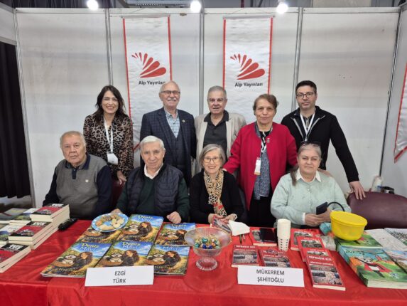 KİTAPLARIN YARATTIĞI DOSTLUK