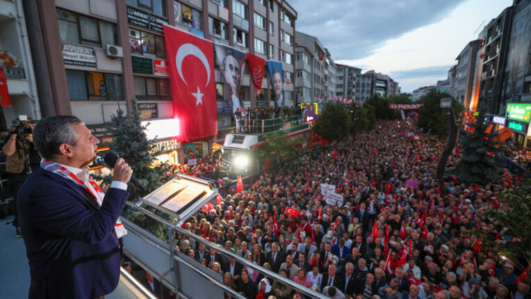 CHP’de Kadro Tartışması Büyüyor: “Örgütün Neferlerine Yer Yok mu?”