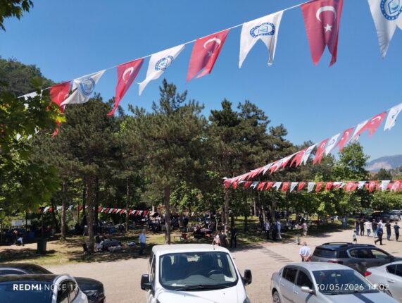 Bursa Ardahan Göle Dedeşen Köyü Derneği’nin Geleneksel Bayram Pikniğine Yoğun Katılım