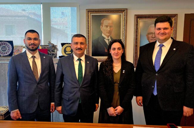 İYİ Parti Bursa Gençlik Kolları Üyelerinden Ankara Çıkartması!