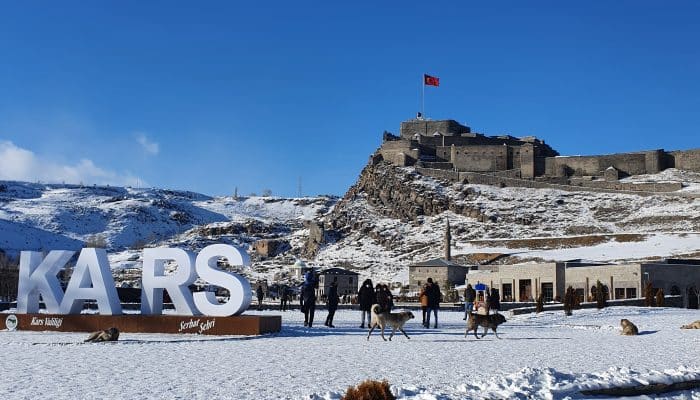 BAYRAMI KARS’TA KARŞILAMAK