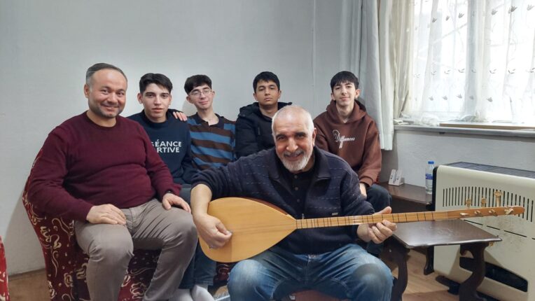 “Ben Her Yerde Varım – Maarifin Kalbinde Marifetli Gençlik” anlayışıyla öğrenciler büyüklerle buluşuyor