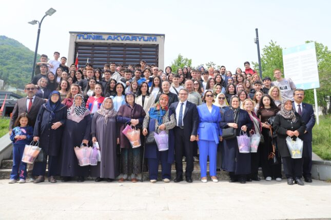 Yıldırım’da “Nesiller Buluşuyor” Projesi Anneler Günü Programıyla Taçlandı