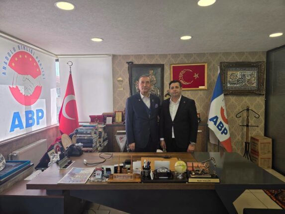 Aydın Özgün’den Anadolu Birliği Partisi Genel Merkezi’ne Ziyaret: Bedri Yalçın ile Siyaset, Medya ve Teşkilatlanma Süreci Görüşüldü