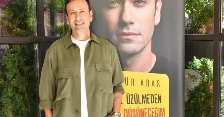 ÖZGÜR ARAS’IN 14’ÜNCÜ KİTABI “ARTIK ÜZÜLMEDEN ÖNCE DÜŞÜNECEĞİM” GÖRKEMLİ BİR DAVETLE TANITILDI