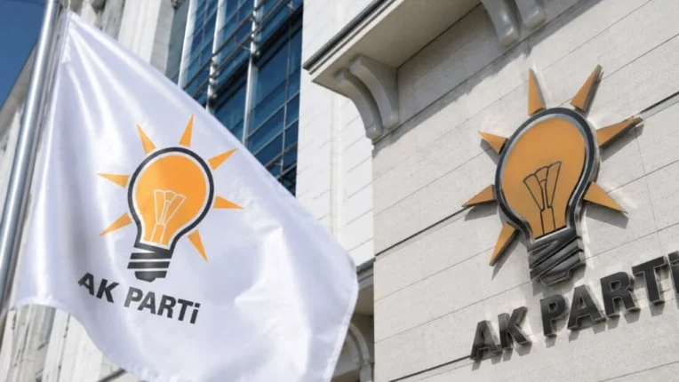 AK PARTİ’DE NÖBET DEĞİŞİMİ: GELECEĞE AÇILAN KAPI
