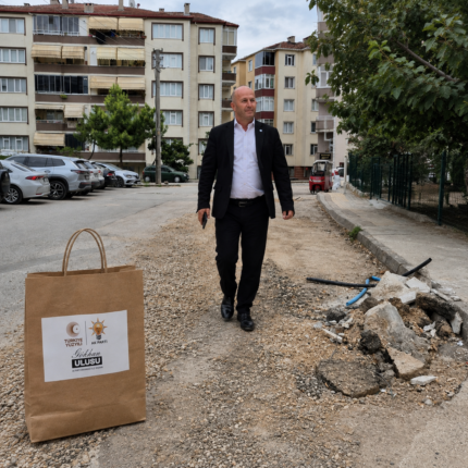 “Orhangazi’nin Sorunları Kahve ve Kolonya Dağıtarak Çözülemez”