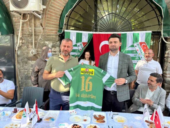Kapalıçarşı’da Tarihi Buluşma: Bursaspor’un Geleceği İçin Tek Yürek Oldular